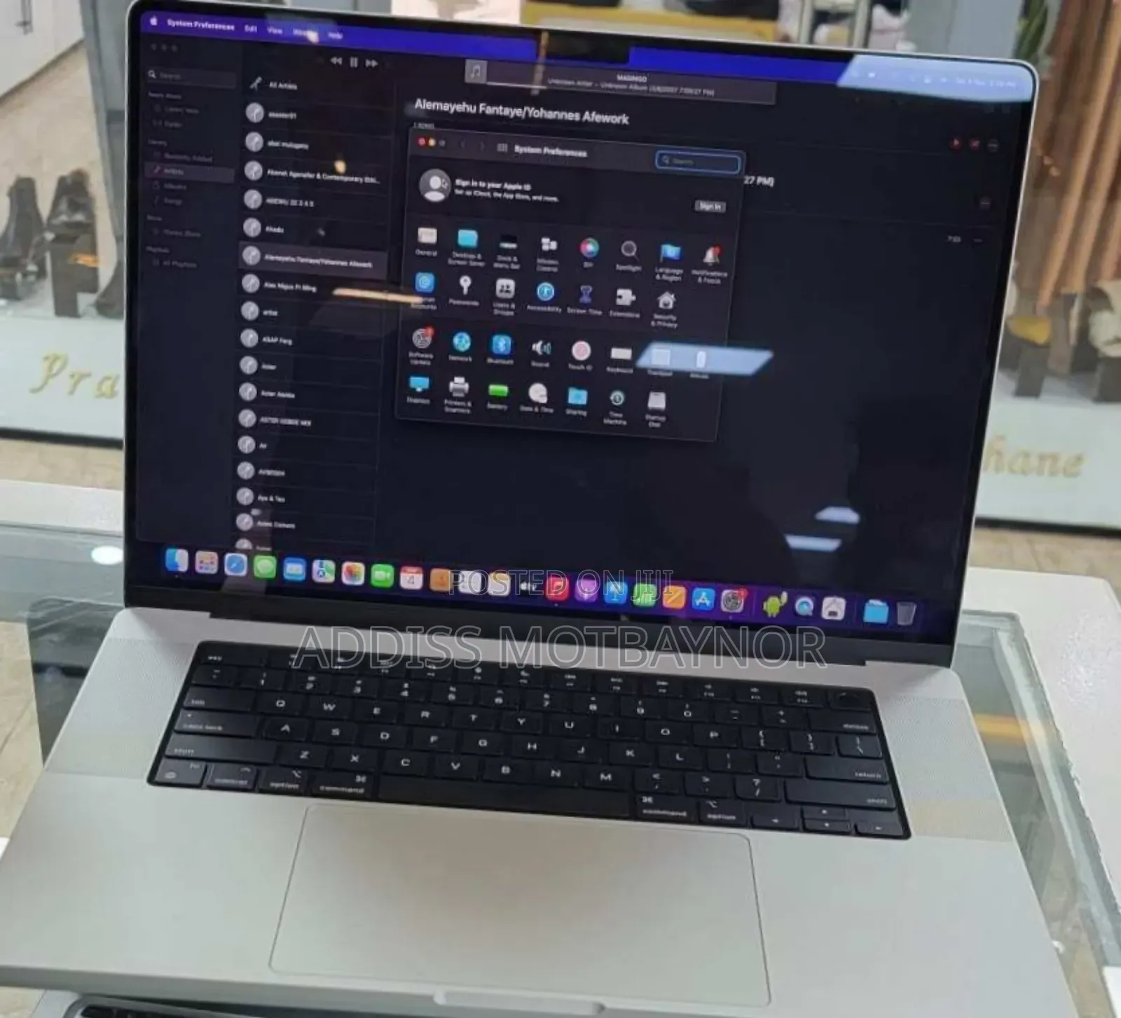 New Laptop Apple MacBook Air 2022 M2 16GB Intel Core I5 SSD 512GB