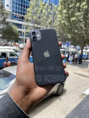 Photo - Apple iPhone 11 128 GB Black