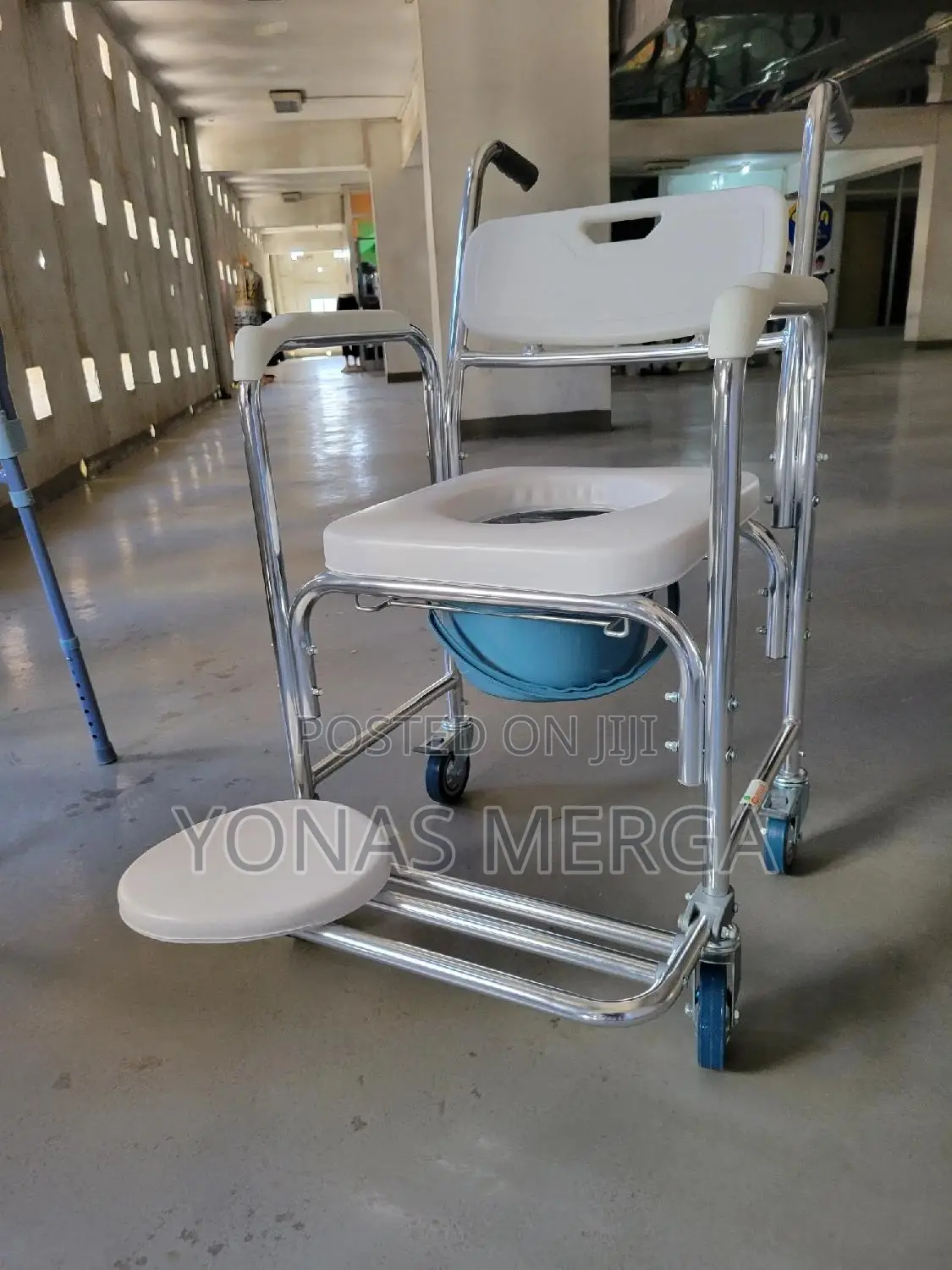 Toilet Chair፭梵brakes/Mobile Toilet With With Removable Pot