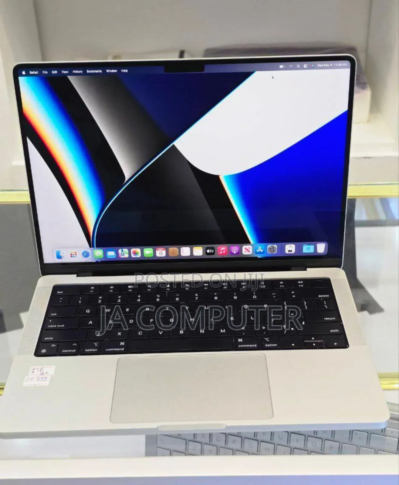 New Laptop Apple MacBook Pro 2021 M1 16GB Apple M1 Pro SSD 512GB