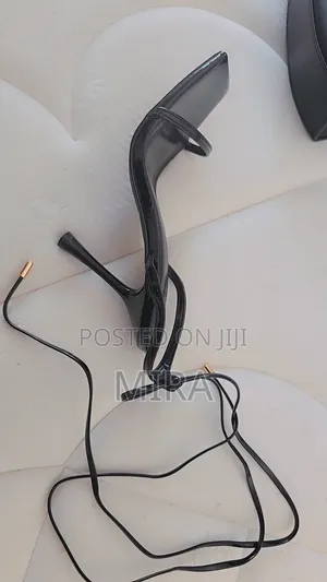 Forever 21 Sandles Heel