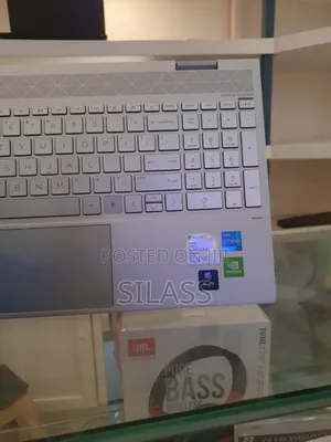 New Laptop HP Envy X360 16GB Intel Core I7 SSD 512GB