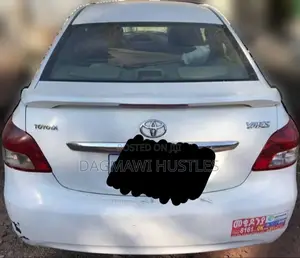 Toyota Yaris 2011 White