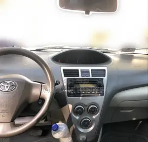 Toyota Yaris 2011 White