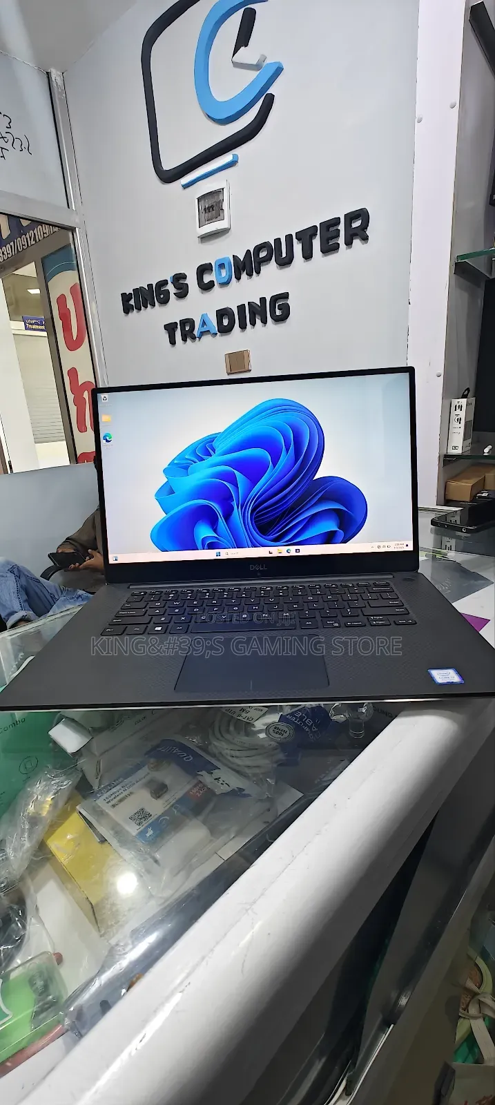 New Laptop Dell XPS 15 32GB Intel Core I7 SSD 1T