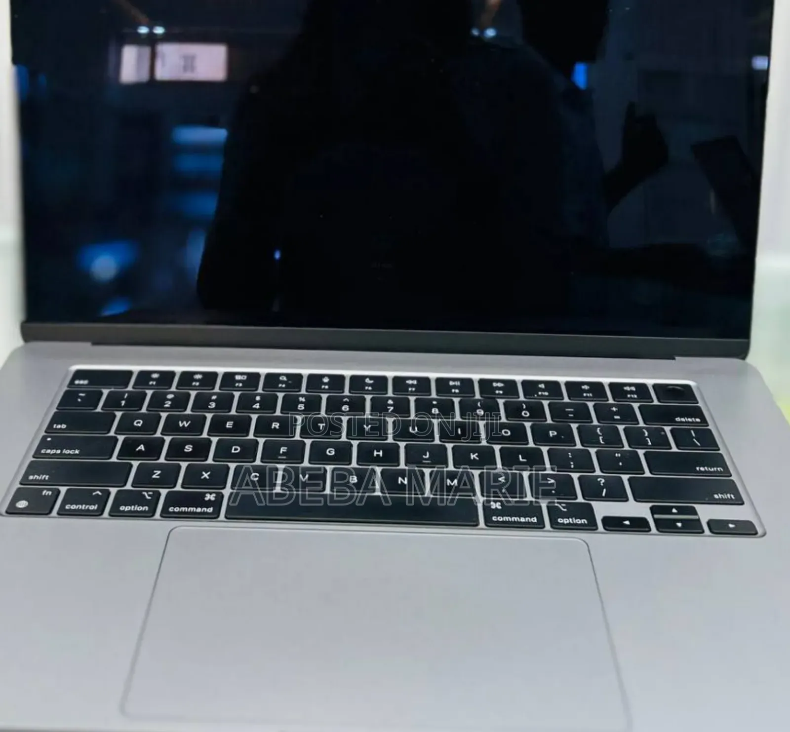 New Laptop Apple MacBook Air 2024 M3 15-Inch 8GB Apple M3 SSD 256GB