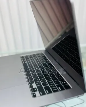 New Laptop Apple MacBook Air 2024 M3 15-Inch 8GB Apple M3 SSD 256GB