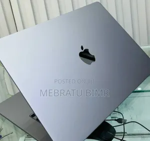 Photo - New Laptop Apple MacBook Air 2024 M3 15-Inch 8GB Apple M3 SSD 256GB