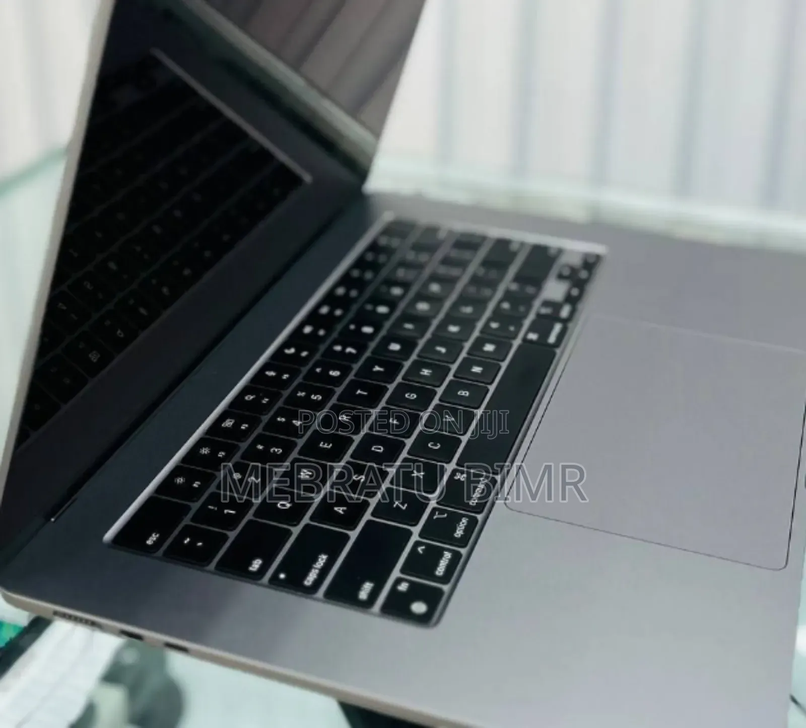 New Laptop Apple MacBook Air 2024 M3 15-Inch 8GB Apple M3 SSD 256GB