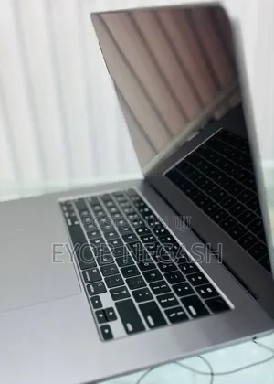 New Laptop Apple MacBook Air 2024 M3 13-Inch 8GB Apple M3 SSD 256GB