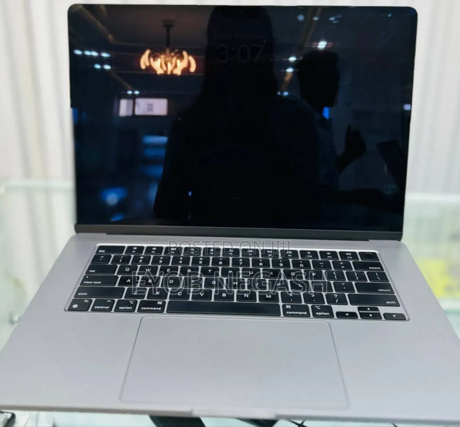 New Laptop Apple MacBook Air 2024 M3 13-Inch 8GB Apple M3 SSD 256GB