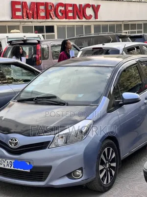 Toyota Yaris L Hatchback 5dr 2012 Blue