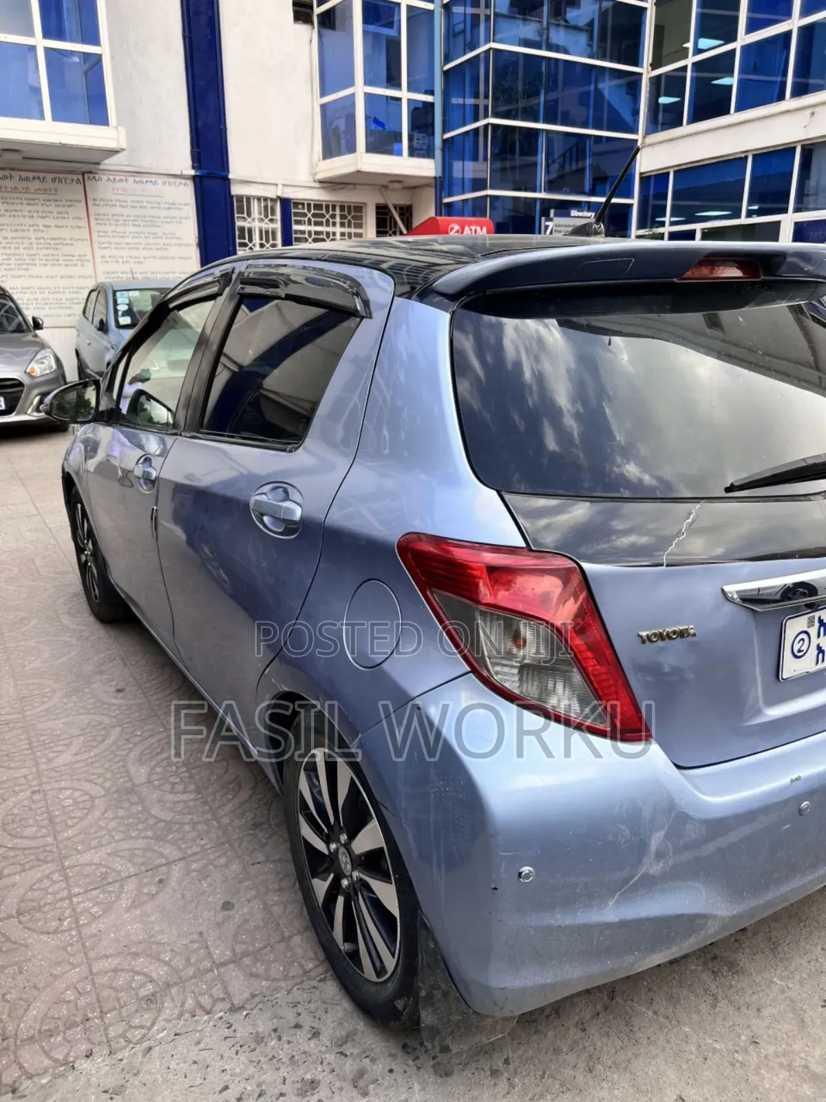 Toyota Yaris L Hatchback 5dr 2012 Blue