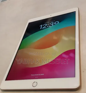 Photo - New Apple iPad 10.2 (2021) 128 GB Silver