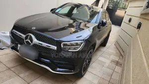 Photo - Mercedes-Benz GLC-Class 2023 Black