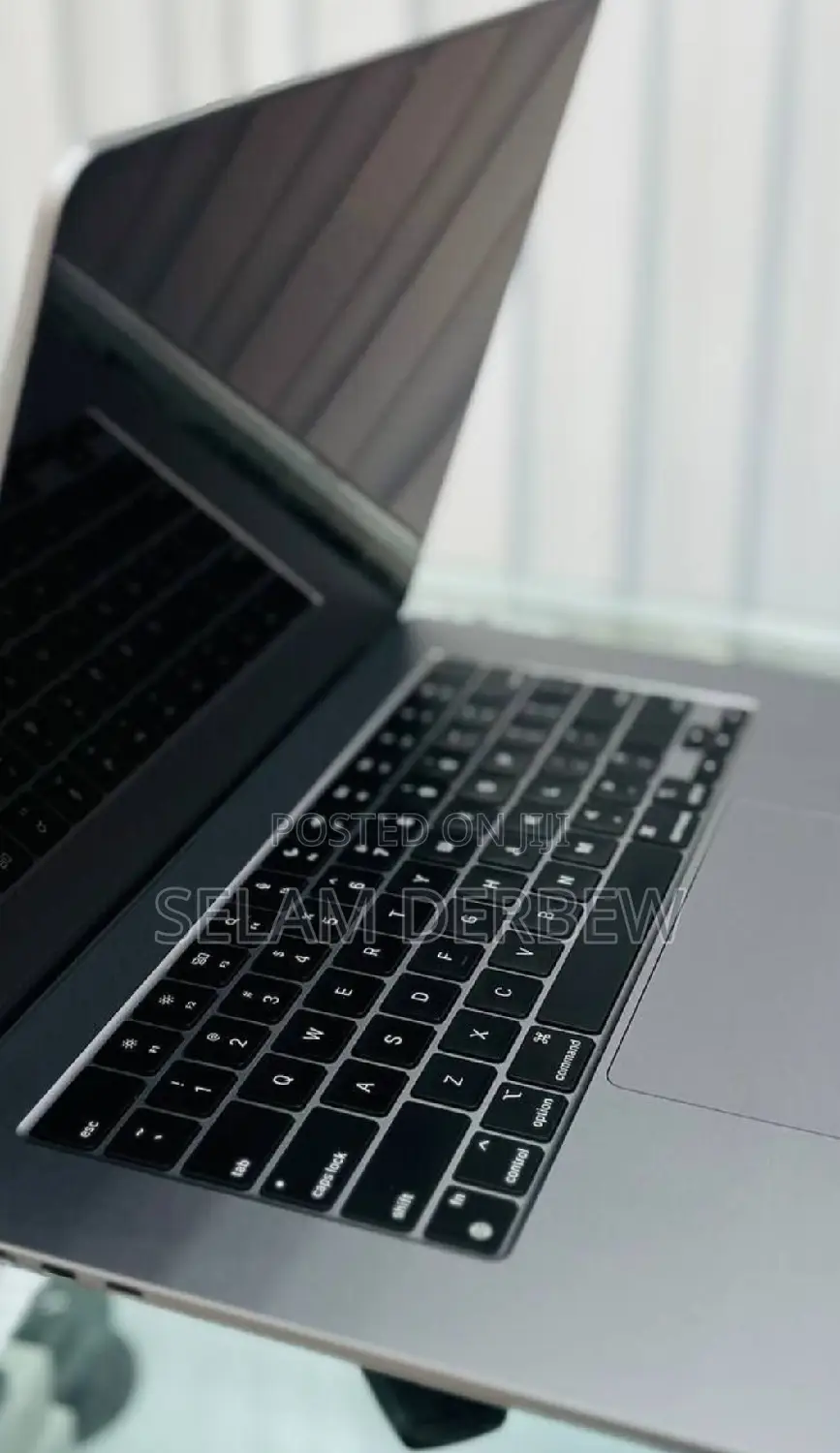 New Laptop Apple MacBook Air 2024 M3 15-Inch 8GB Apple M3 SSD 256GB