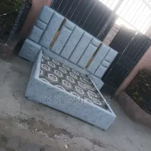 አልጋ የራስጌው ስፋት 2.44 የሆነ Bed