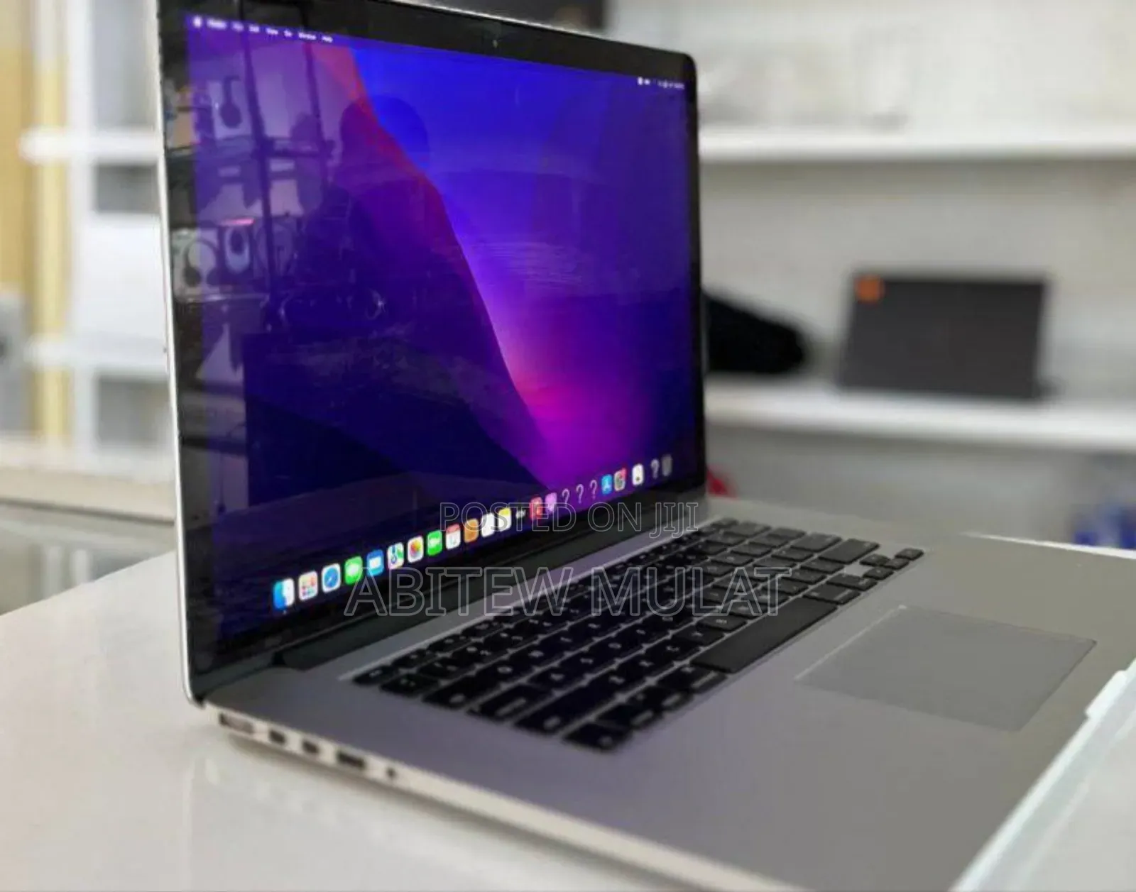 New Laptop Apple MacBook Pro 2015 16GB Intel Core I7 SSD 512GB