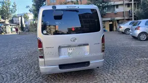 Photo - Toyota HiAce 2007 Silver