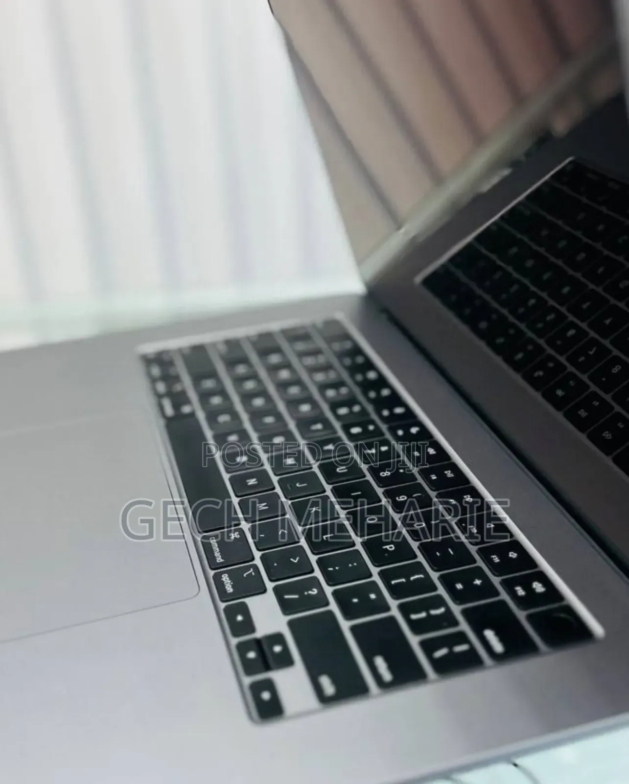 New Laptop Apple MacBook Air 2024 M3 15-Inch 8GB Apple M3 SSD 256GB