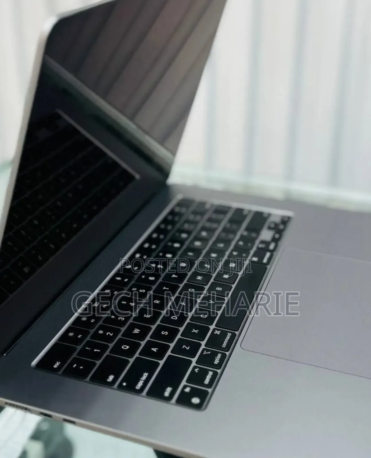 New Laptop Apple MacBook Air 2024 M3 15-Inch 8GB Apple M3 SSD 256GB