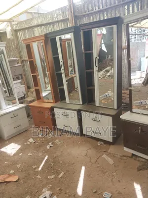 በጥራት የተሰራ ድረስንግ ቴብል