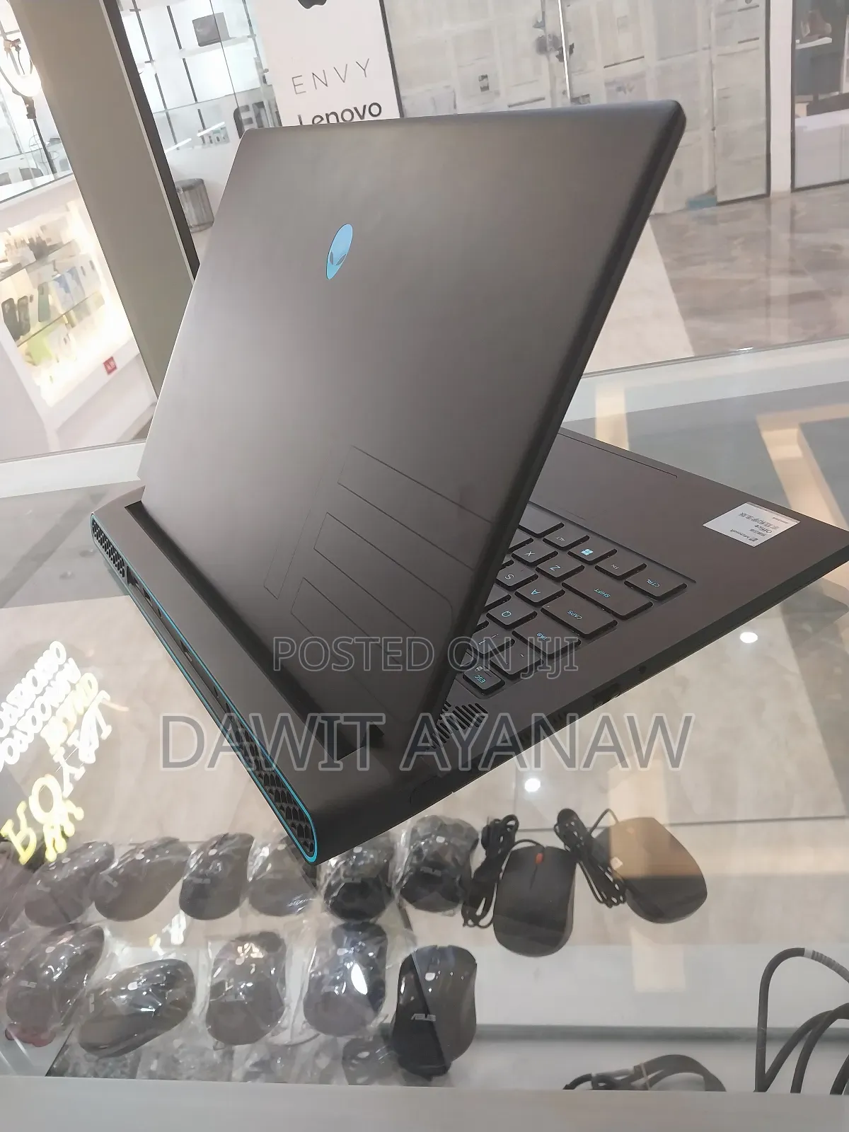 New Laptop Dell Alienware 15 R2 16GB AMD Ryzen 7 SSD 512GB