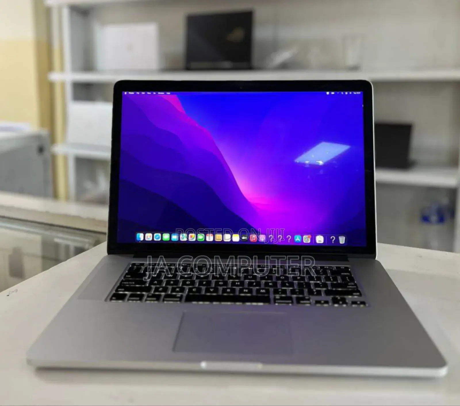 New Laptop Apple MacBook Pro 2015 16GB Intel Core I7 SSD 512GB