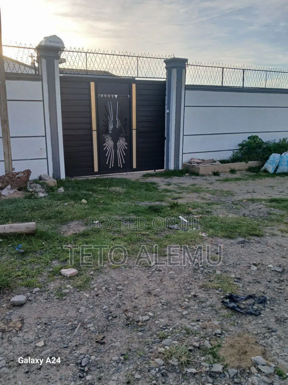 የሚሸጥ ቦታ ሰሚት ጉላጉል ኮምፓውድ 500 ካሬ 25 ሚሊዮን ብር