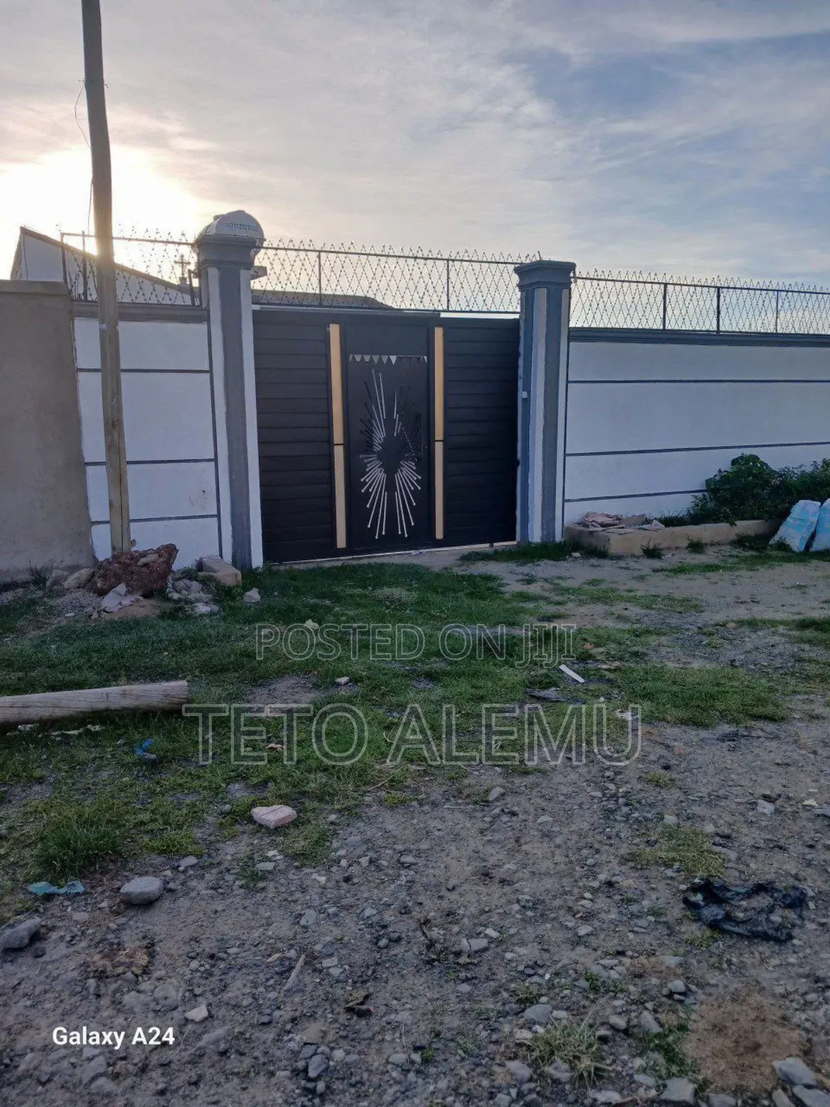 የሚሸጥ ቦታ ሰሚት ጉላጉል ኮምፓውድ 500 ካሬ 25 ሚሊዮን ብር