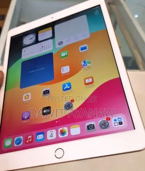 New Apple iPad 10.2 (2021) 128 GB Silver