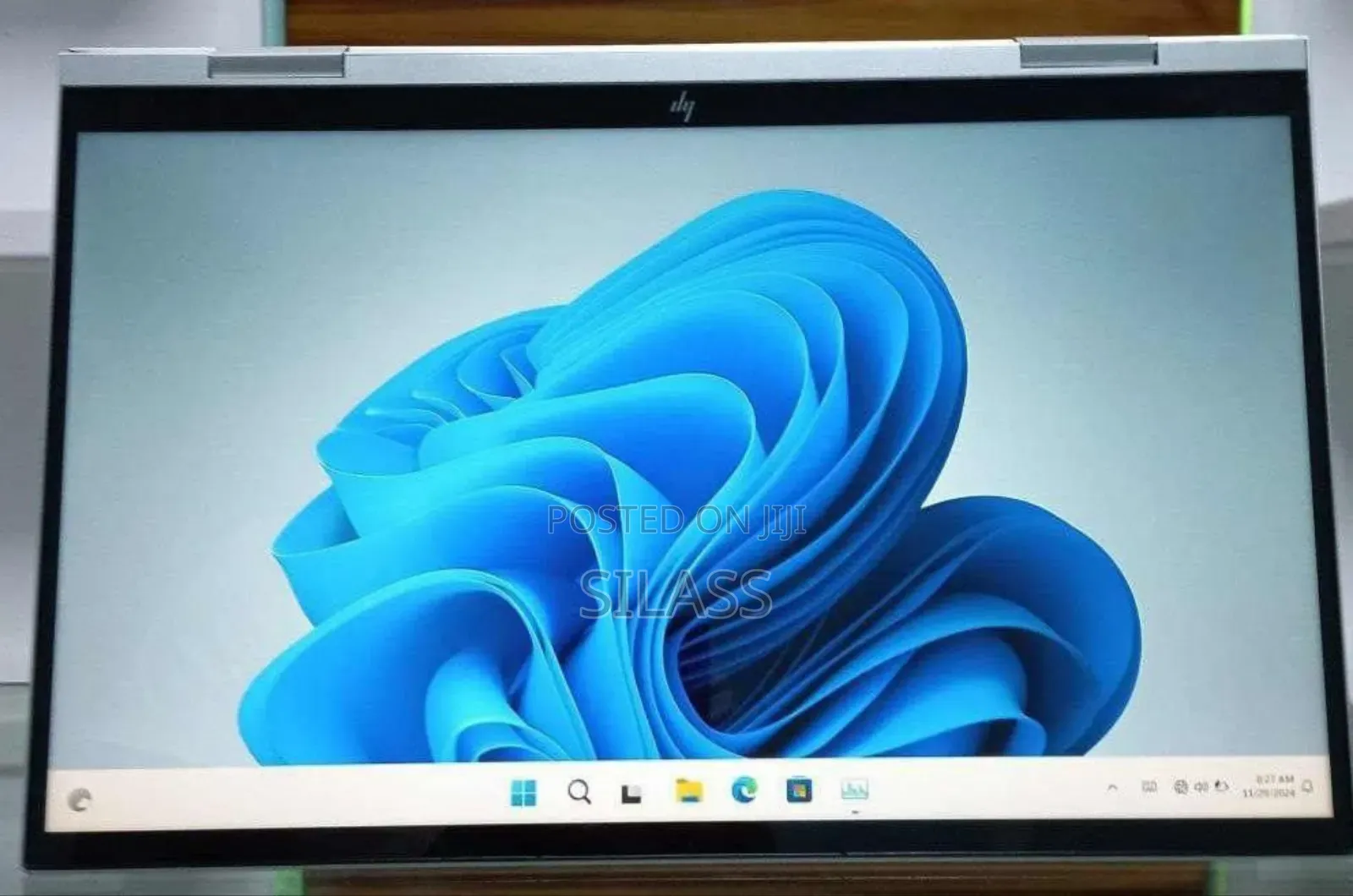 New Laptop HP Envy X360 8GB Intel Core I7 SSD 1T