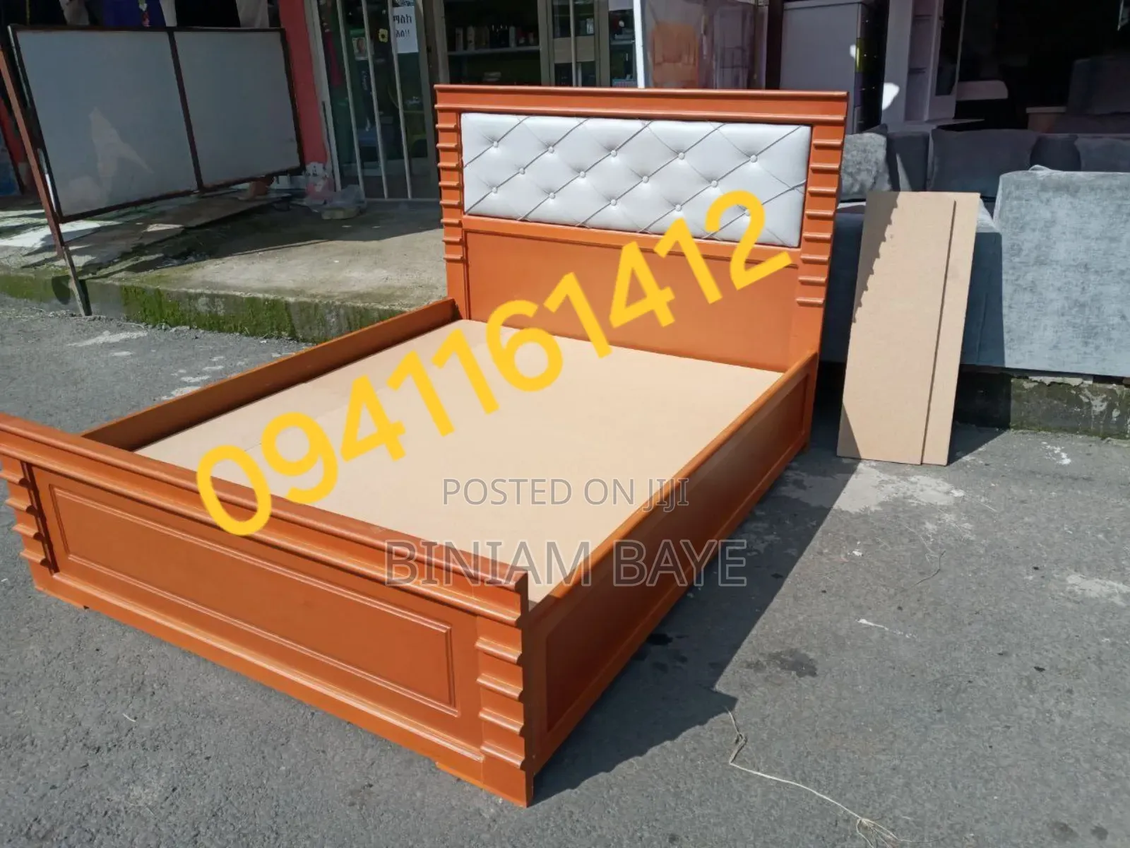 1.50 በጥራት የተሰራ አልጋ