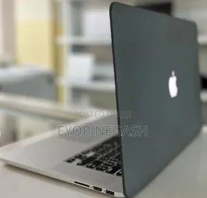 New Laptop Apple MacBook Pro 2017 16GB Intel Core I7 SSD 512GB