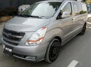 Photo - Hyundai Starex 2014 Silver