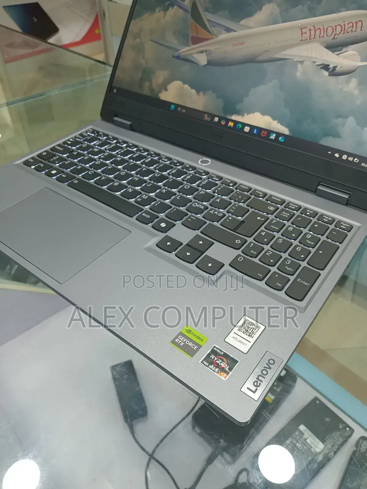 New Laptop Lenovo LOQ 15ARP9 24GB AMD Ryzen 7 SSD 512GB