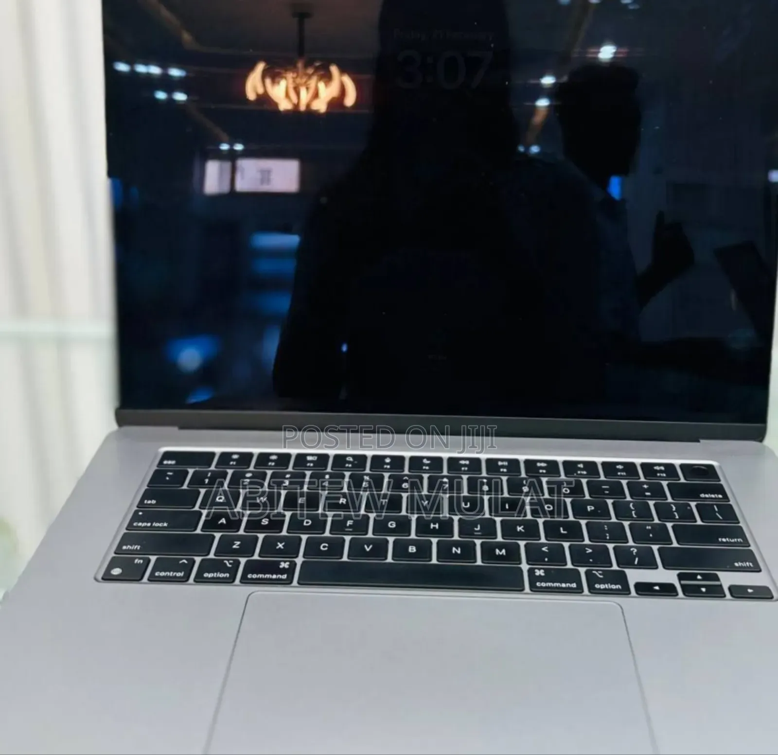 New Laptop Apple MacBook Air 2024 M3 13-Inch 8GB Apple M3 SSD 256GB