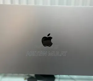 New Laptop Apple MacBook Air 2024 M3 13-Inch 8GB Apple M3 SSD 256GB