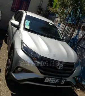 Photo - Toyota Rush 2021 Silver