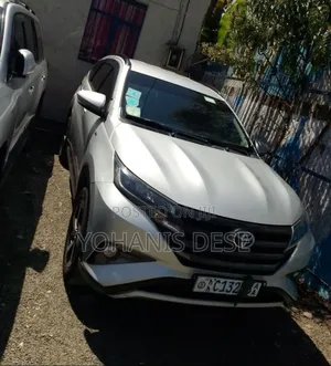 Toyota Rush 2021 Silver