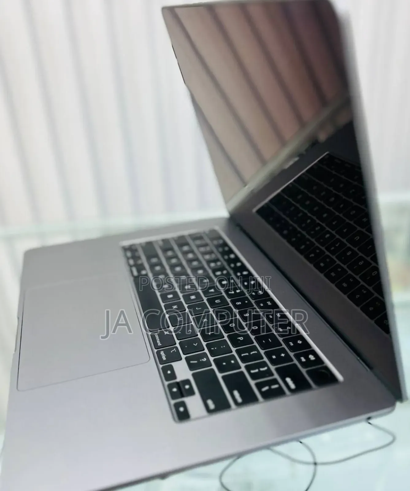 New Laptop Apple MacBook Air 2024 M3 15-Inch 8GB Apple M3 SSD 256GB