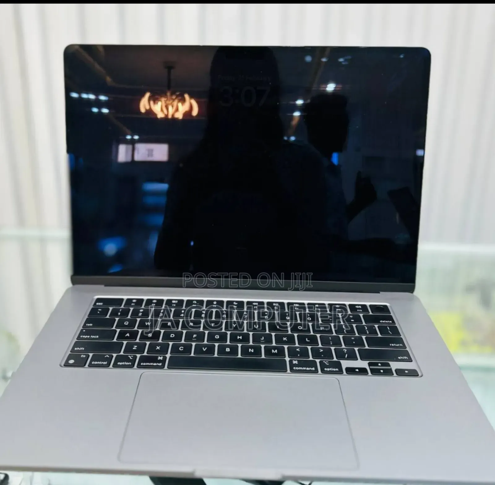 New Laptop Apple MacBook Air 2024 M3 15-Inch 8GB Apple M3 SSD 256GB