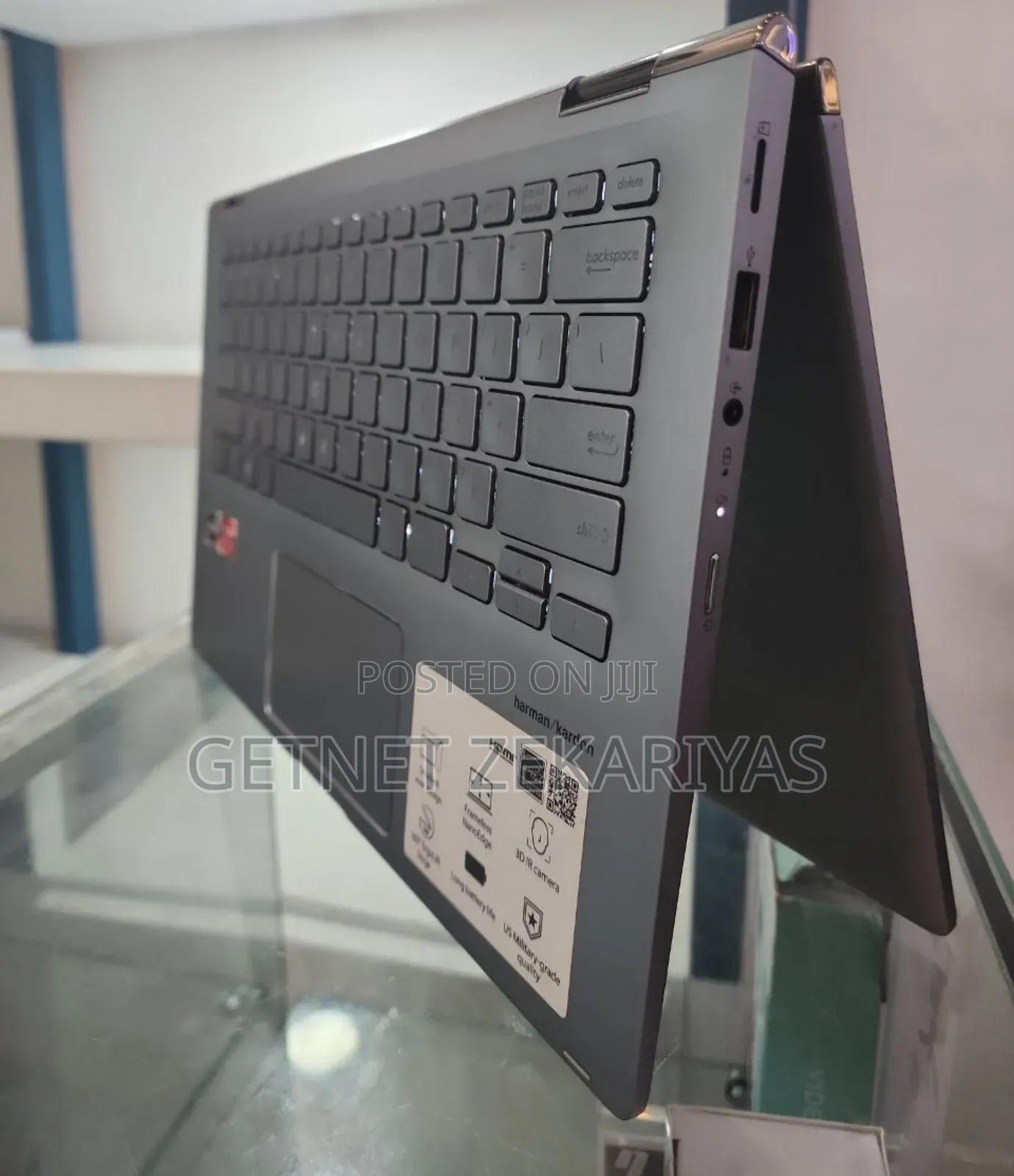 New Laptop Asus ZenBook 3 UX390UA 8GB Intel Core I5 SSD 256GB