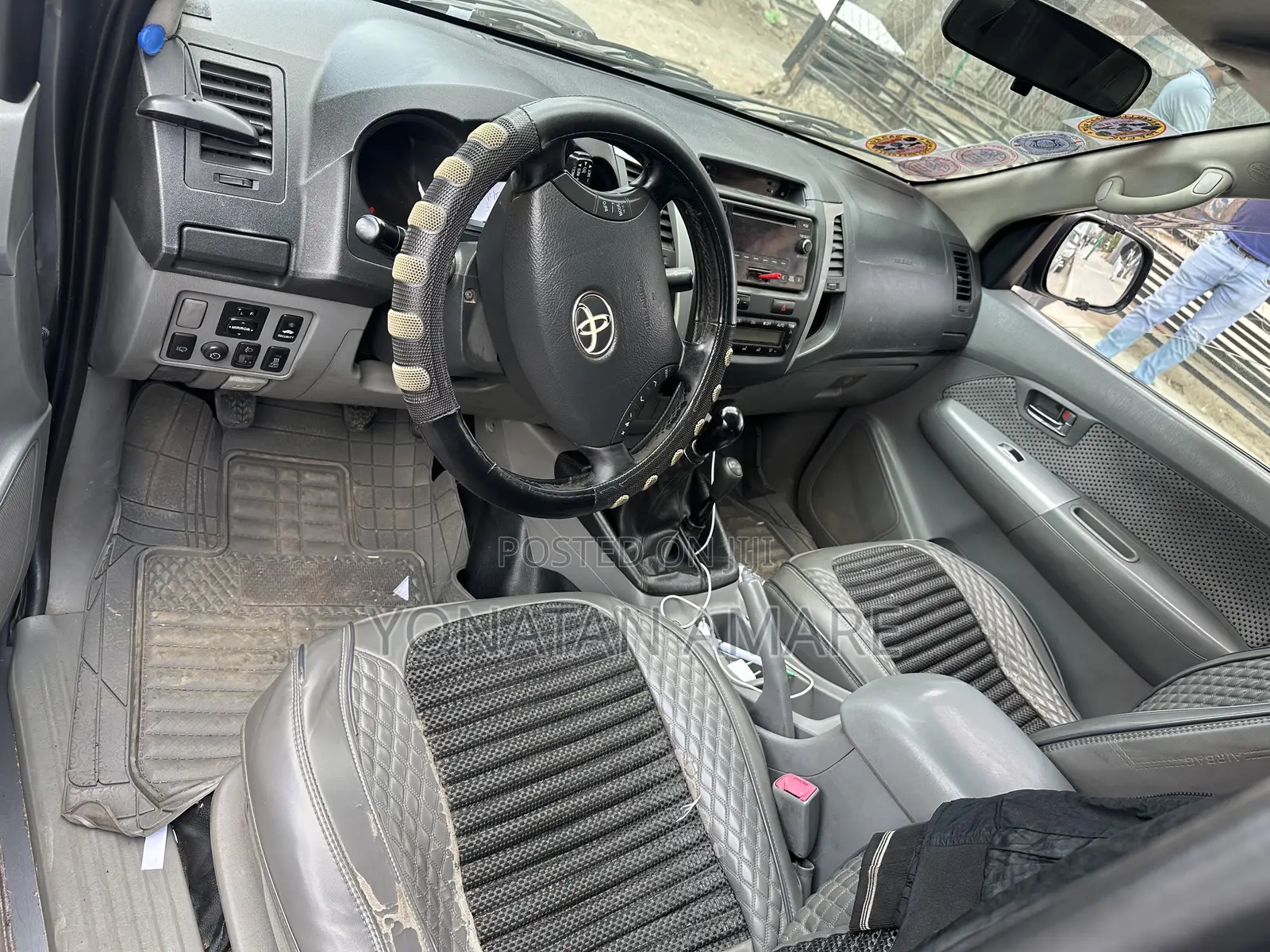 Toyota Hilux 2010 Gray