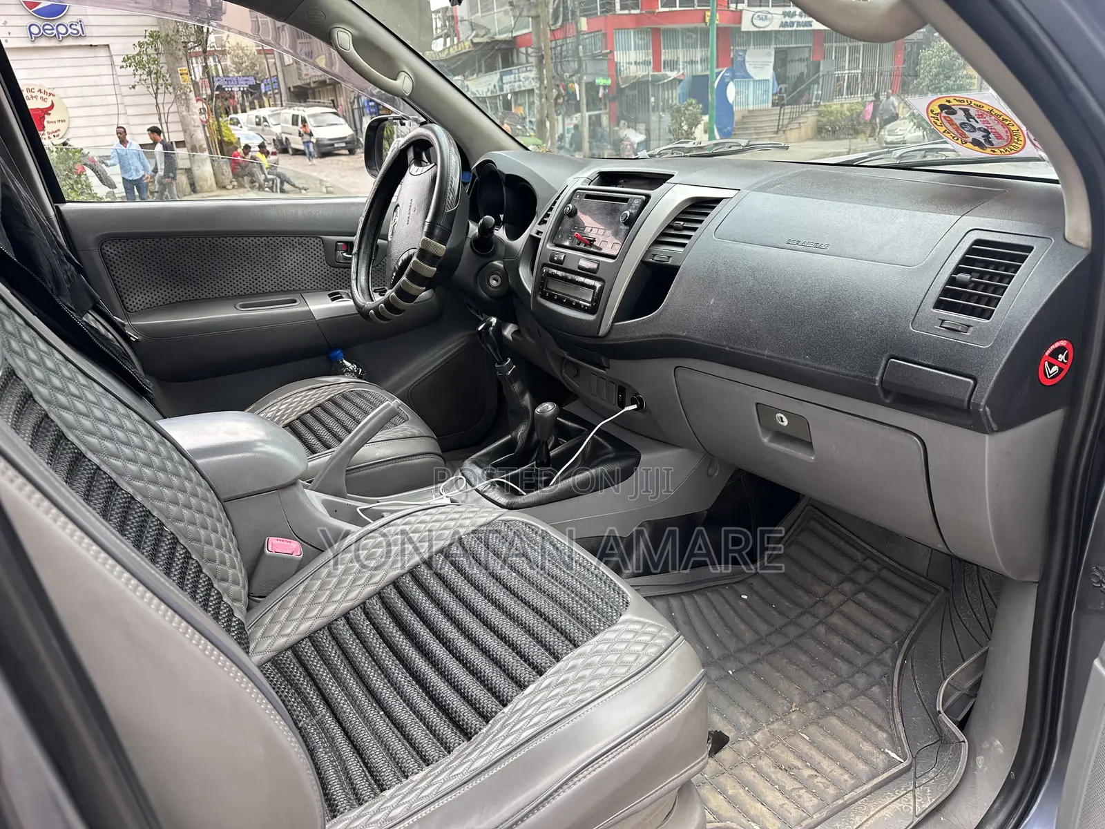 Toyota Hilux 2010 Gray