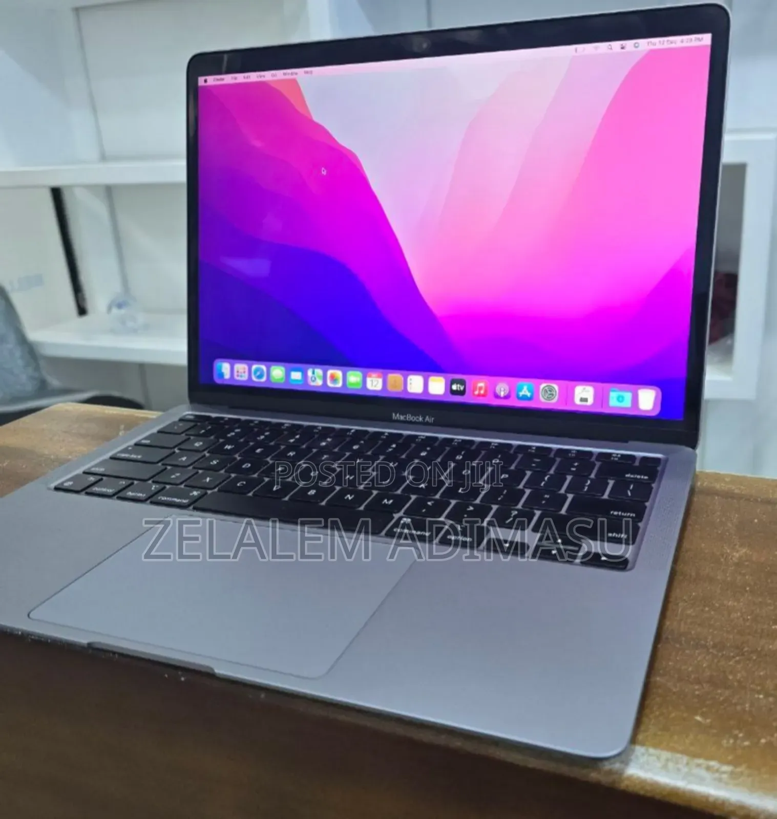 New Laptop Apple MacBook Pro 2020 M1 8GB Apple M1 SSD 256GB