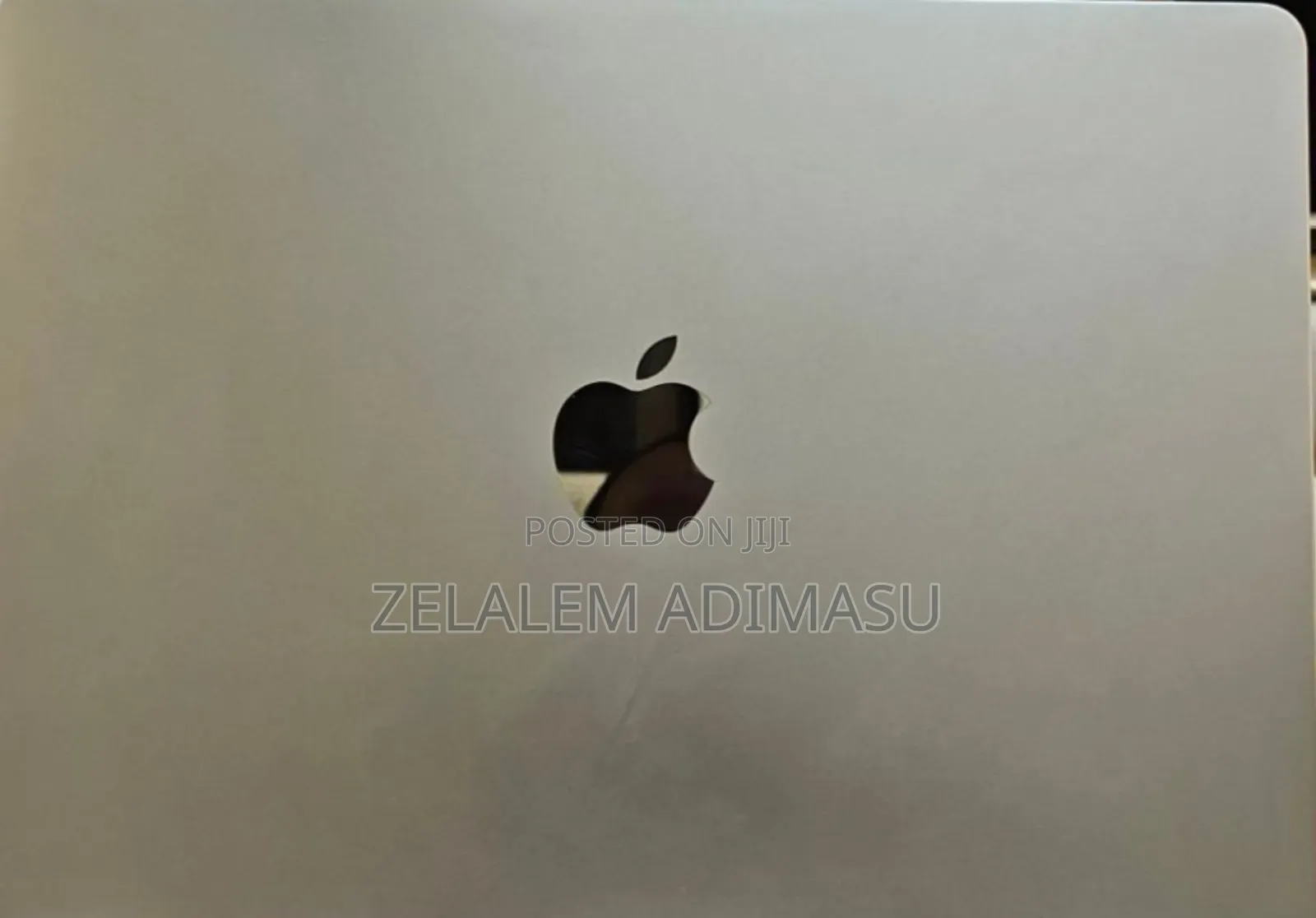 New Laptop Apple MacBook Air 2022 M2 8GB Apple M2 SSD 256GB