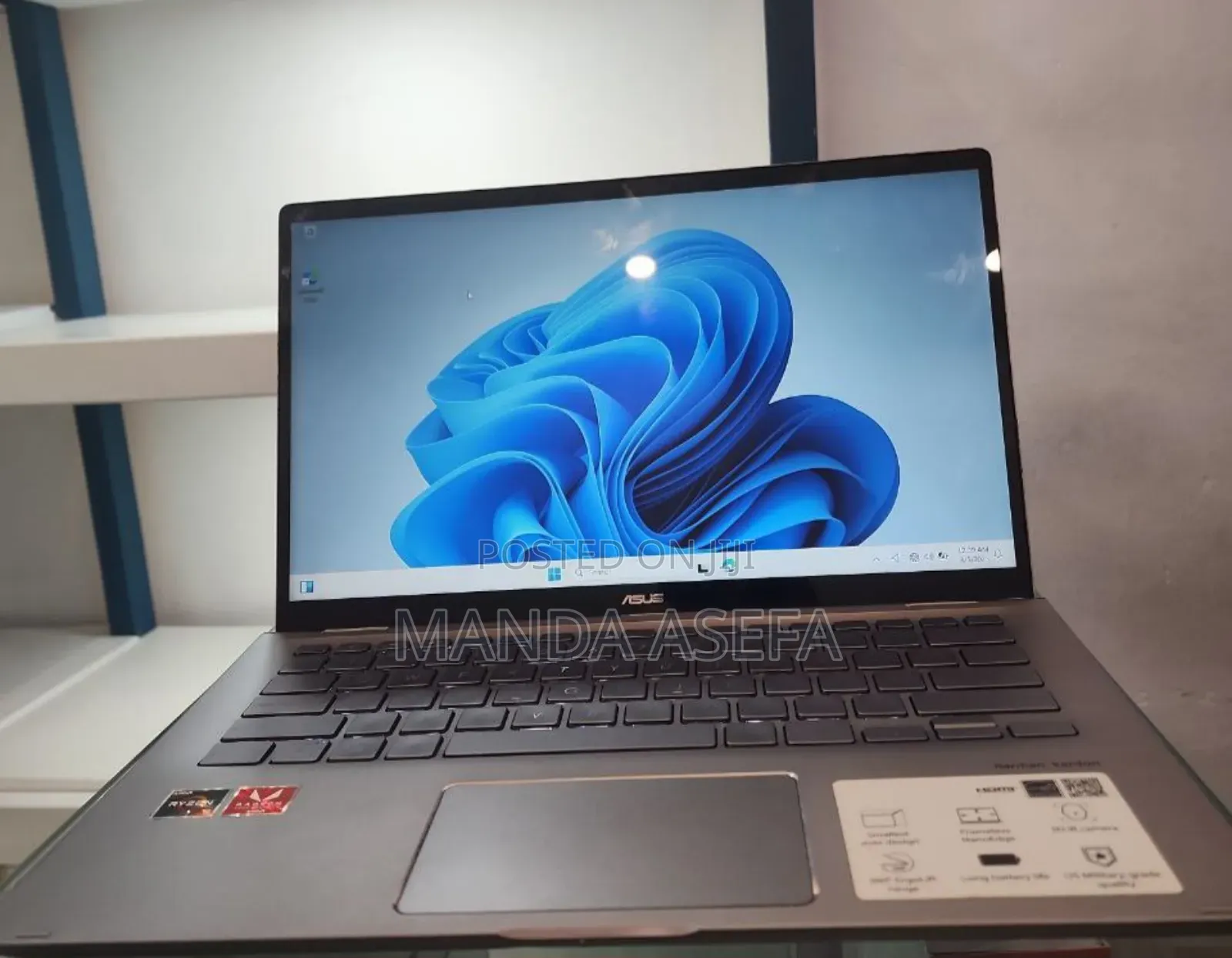 New Laptop Asus 8GB AMD Ryzen 5 SSD 256GB