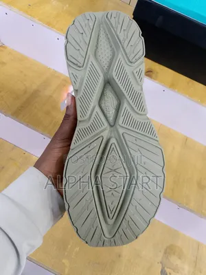 Goupu High Quality Sneakers for Man's