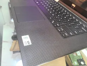 New Laptop Dell Precision 15 3520 16GB Intel Core I7 SSD 512GB